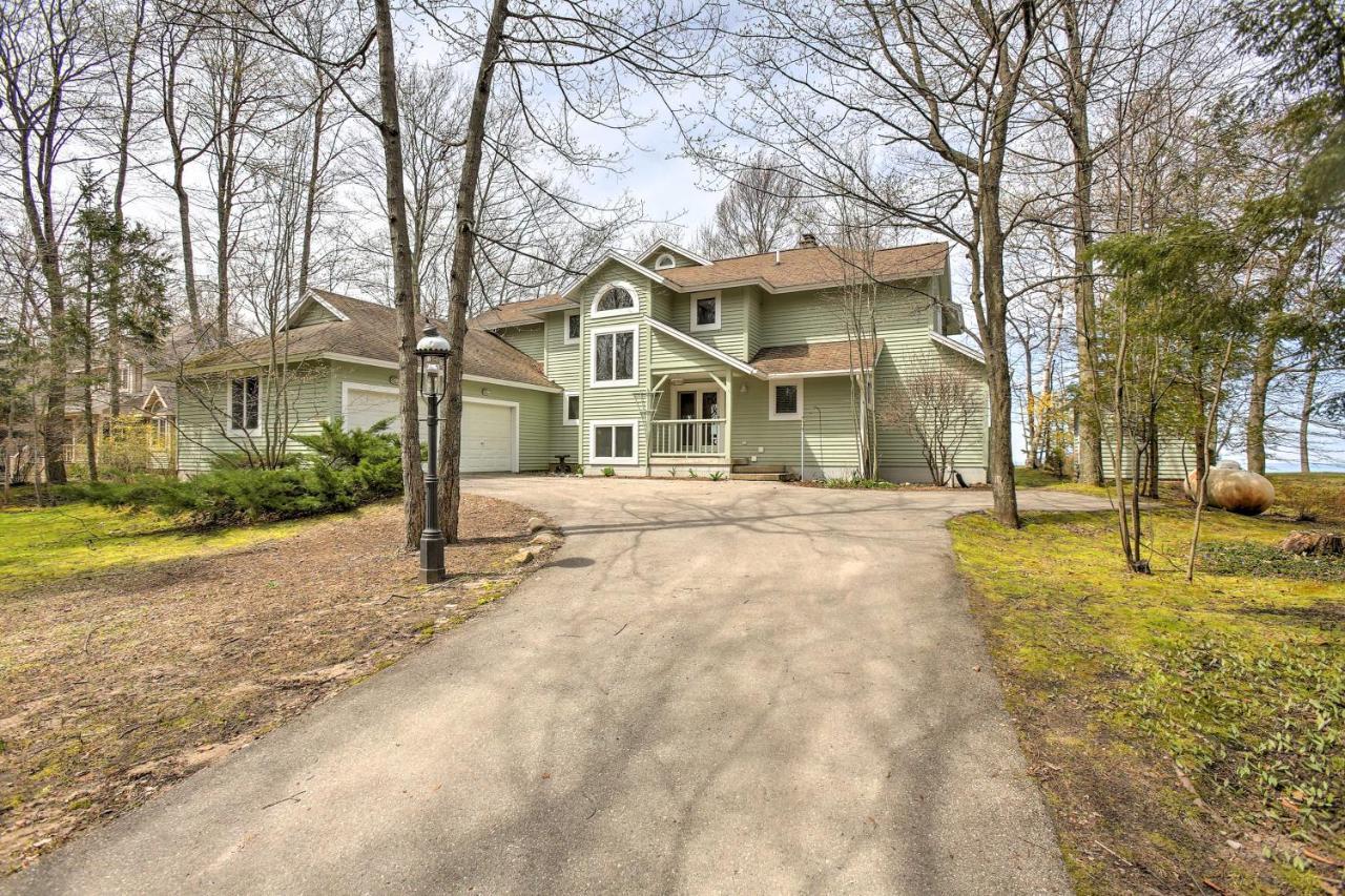 Gorgeous Charlevoix Home On Lake Michigan! Ellsworth Екстериор снимка